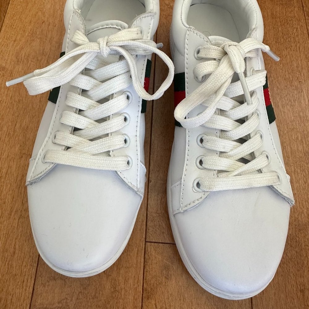 Gucci Women's Ace sneaker with bee size 39 Euro